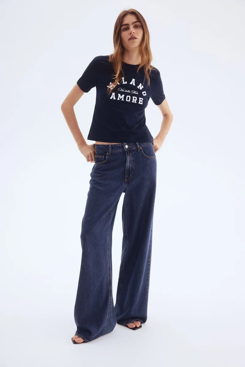 اتش اند ام تي-شيرت مزين بطبعة